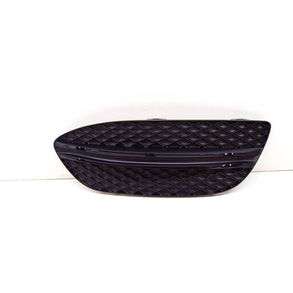 MB C W205 Front Bumper Right Grille Cover