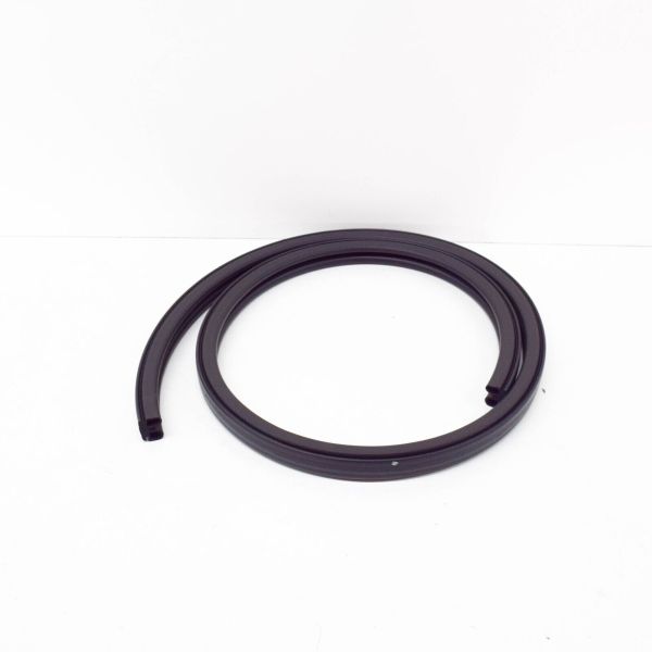 DEFENDER 90 Inner Roof to Windscreen Rubber Seal  